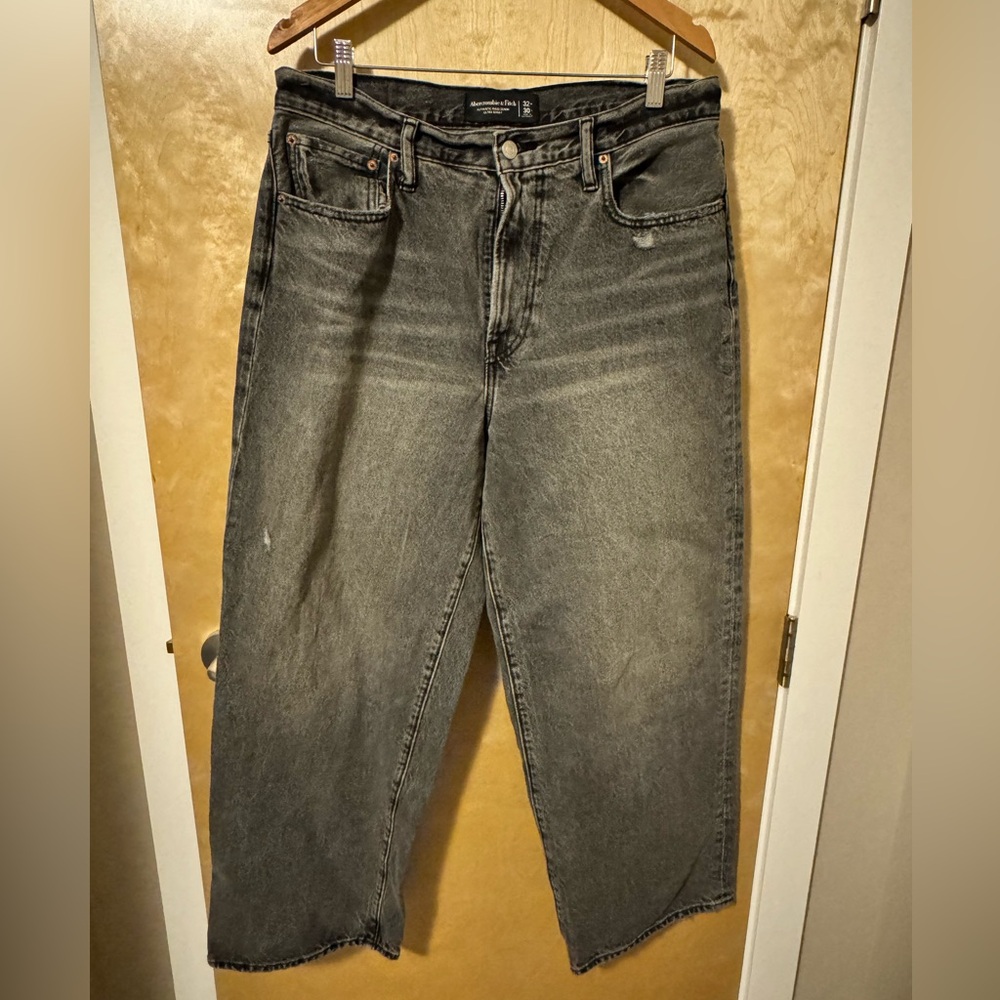 Abercrombie & Fitch Gray wide leg Jeans High-Waisted